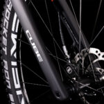 Cube Elite 240 C:62 Pro carbon´n´blue´n´red (Bike Modell 2023) bei tyl4sports.at